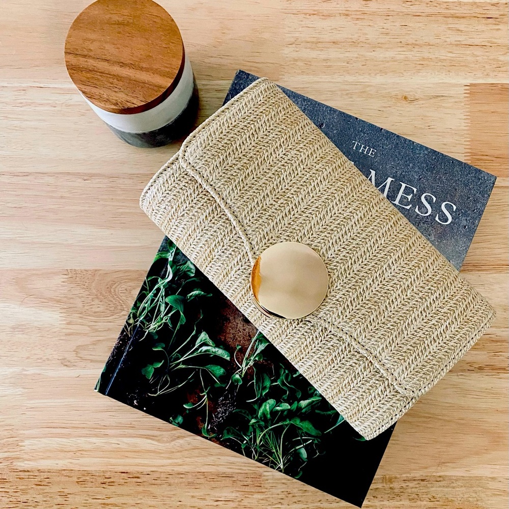 Natural Straw Woven Clutch
